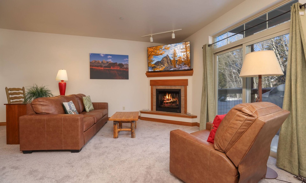 Willow Grove Condo | Retreat on the Blue Condo: Your Riverfront Retreat