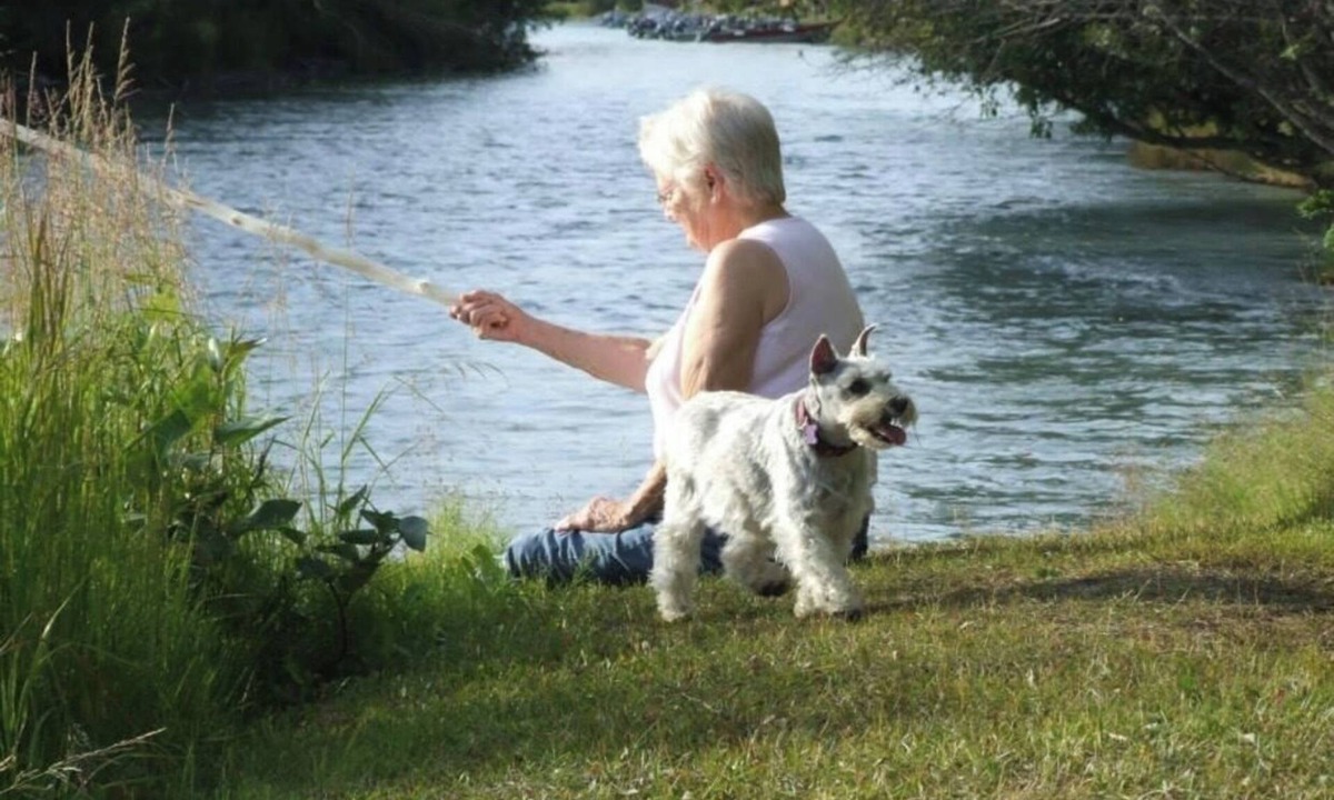 Ridgeway RV Rental | Riverfront 5th Wheel Retreat –Peaceful Fishing Getaway-Private Riverfront Access