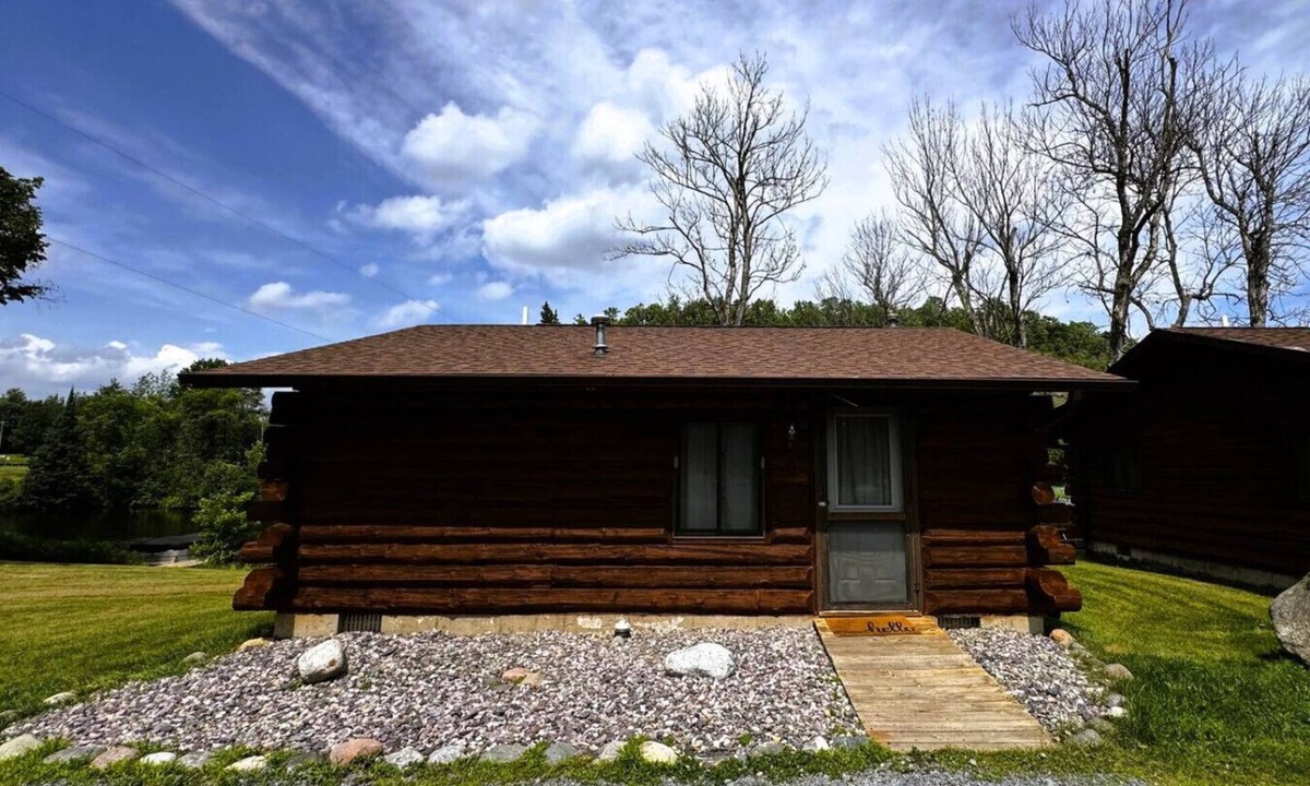 Crystal Falls Cabin | Riverfront Cabin #1