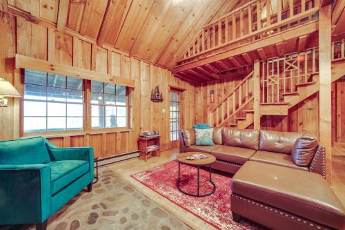 Maggie Valley House | Rustic Maggie Valley Cabin w/Mountain Views!