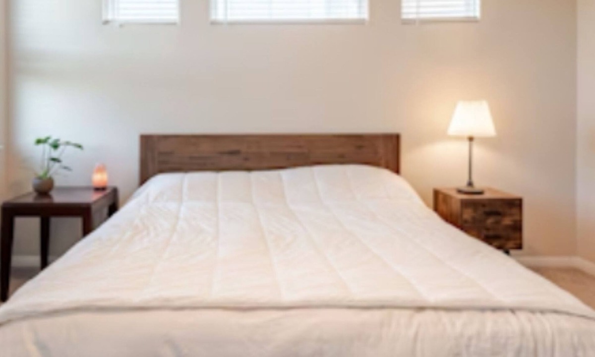 Austin House | Safe Serene Eco-Friendly 3-Bed Sanctuary with Tranquil Nature Trails Backyard
