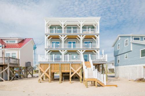 Long Beach House | Saltwater Blessing by Oak Island Accommodations