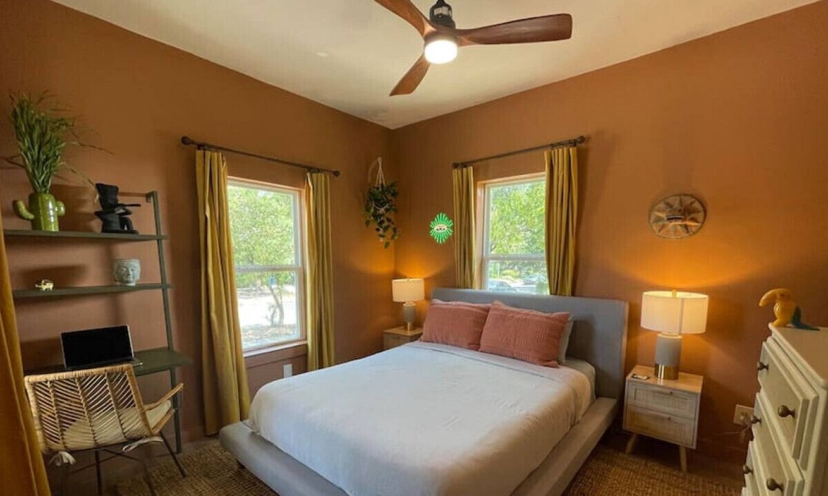 Central East Austin House | Sauna Eastside Retreat House