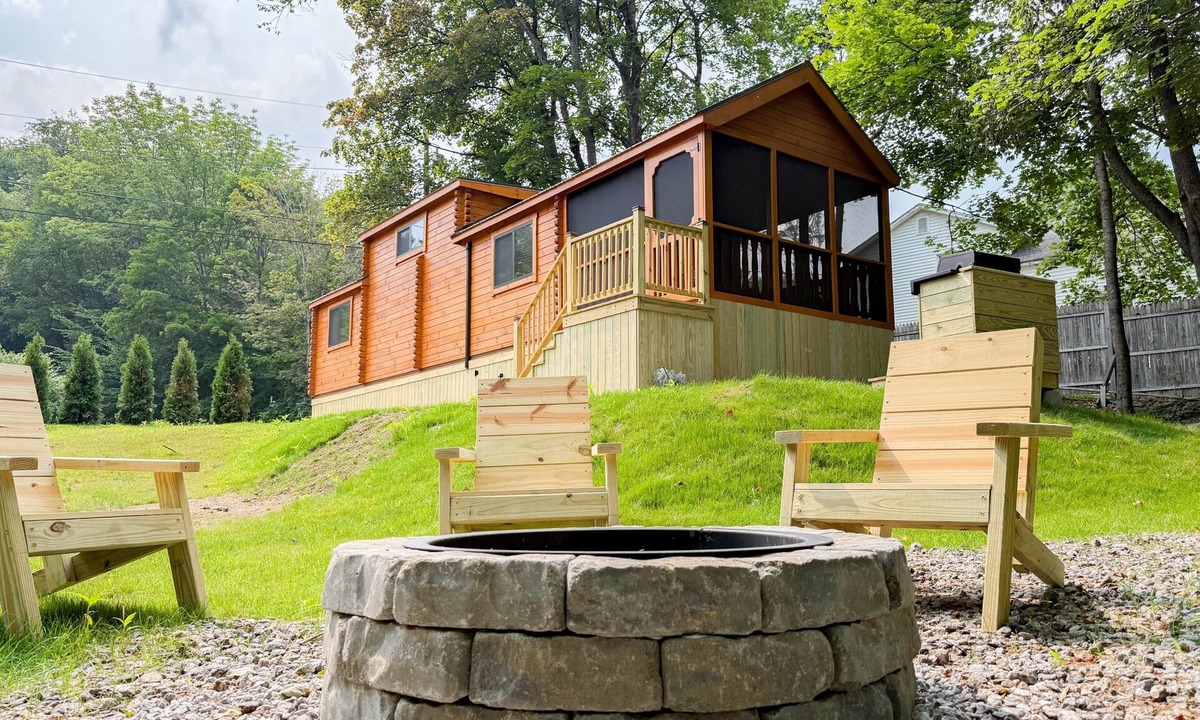 Lincoln Cabin | SaunaHaus | Log Cabin + Private Sauna by the Brook