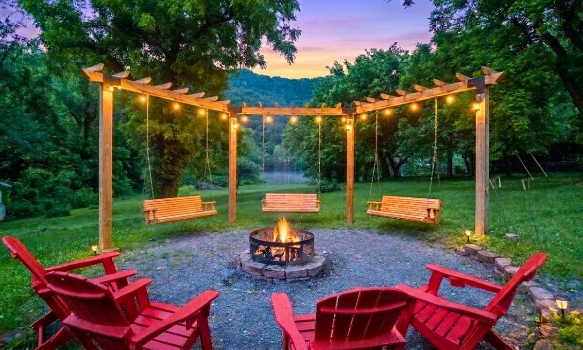 Deep Water House | Scenic Riverfront Escape: Game Room, Fire pit, King Bed