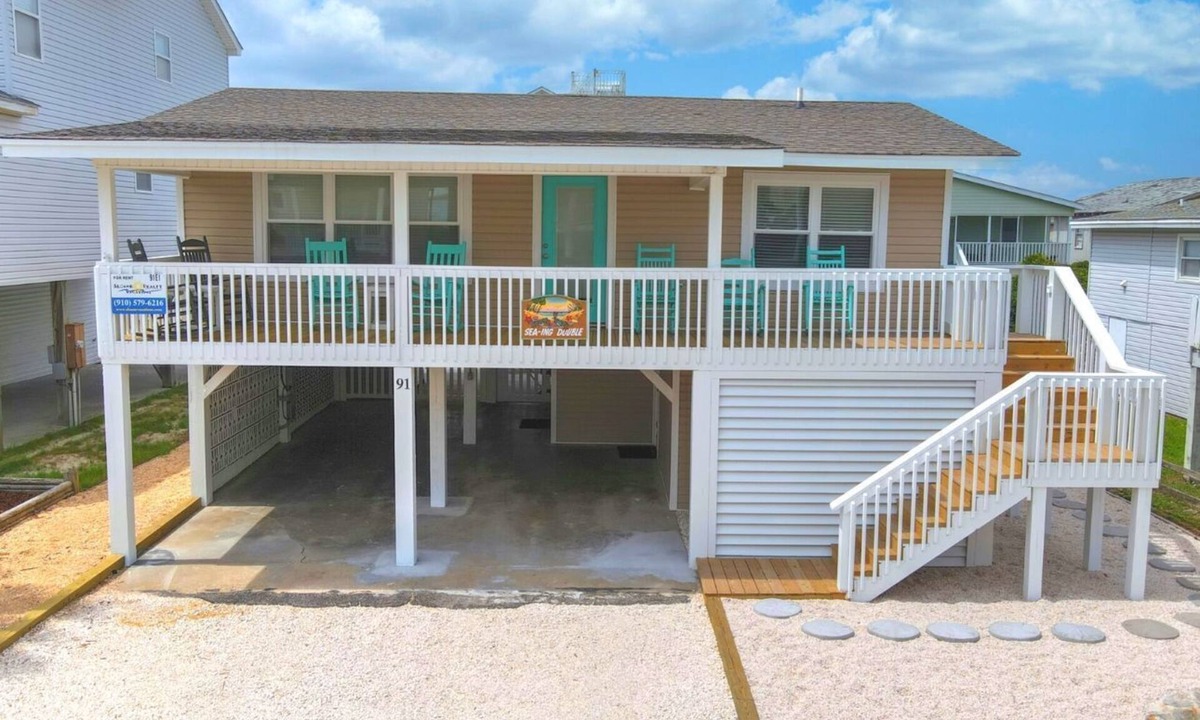 Ocean Isle Beach Cottage | Sea-ing Double - Steps away from the ocean and beach access