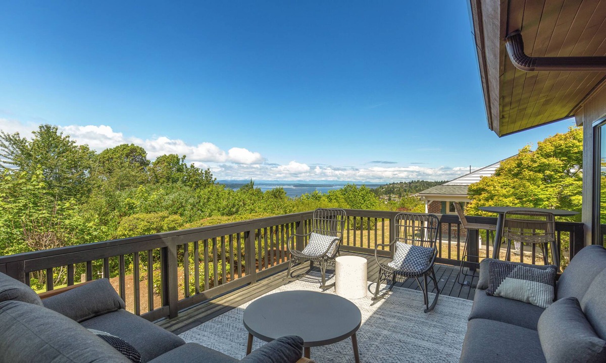 Seattle Metro Area House | Seattle Mid-century Reteat