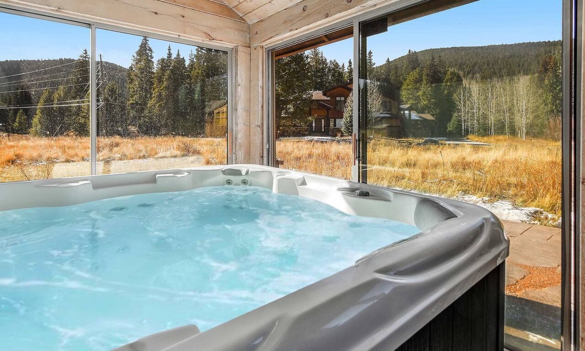 Blue River Cabin | Secluded Escape for 10, Hot Tub, Game Room & More!