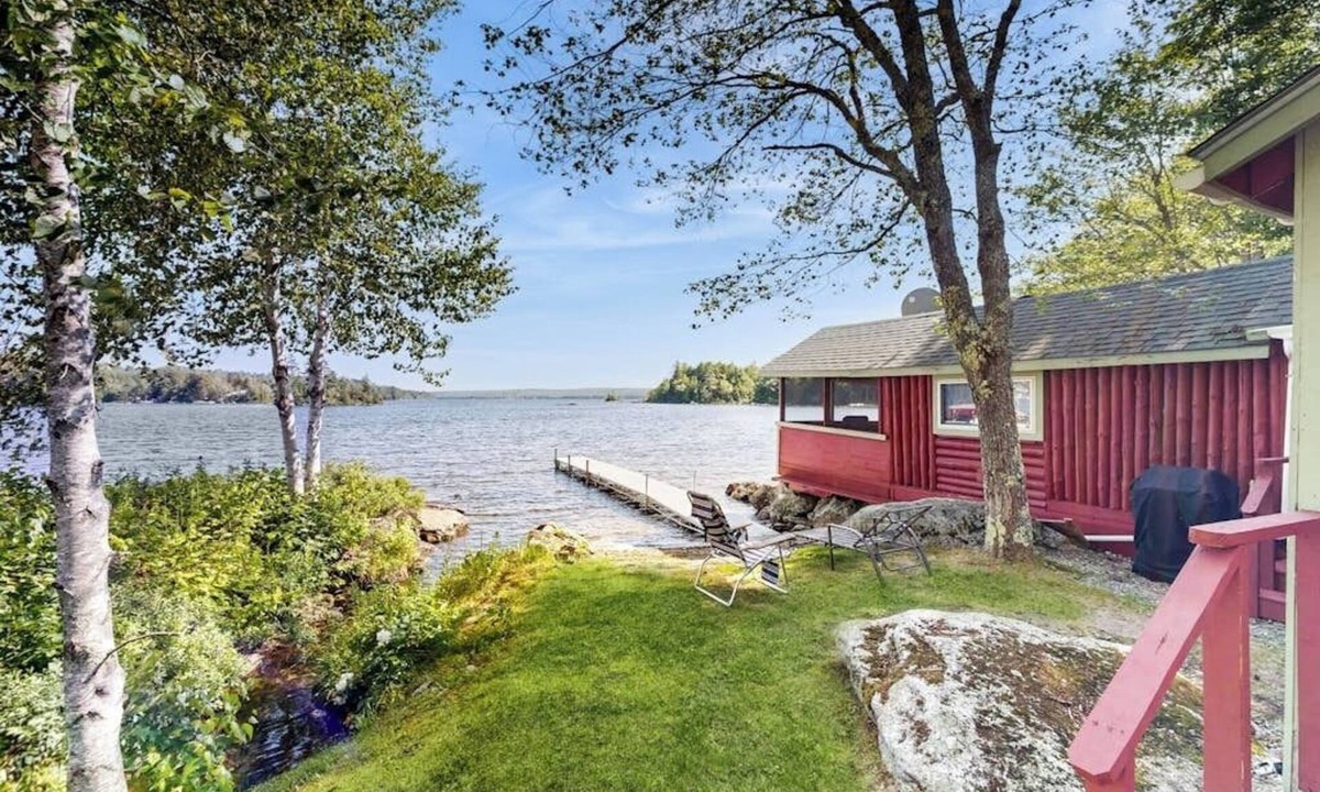 Ellsworth Cabin | Secluded lakefront cottage great views, dock & boat launch