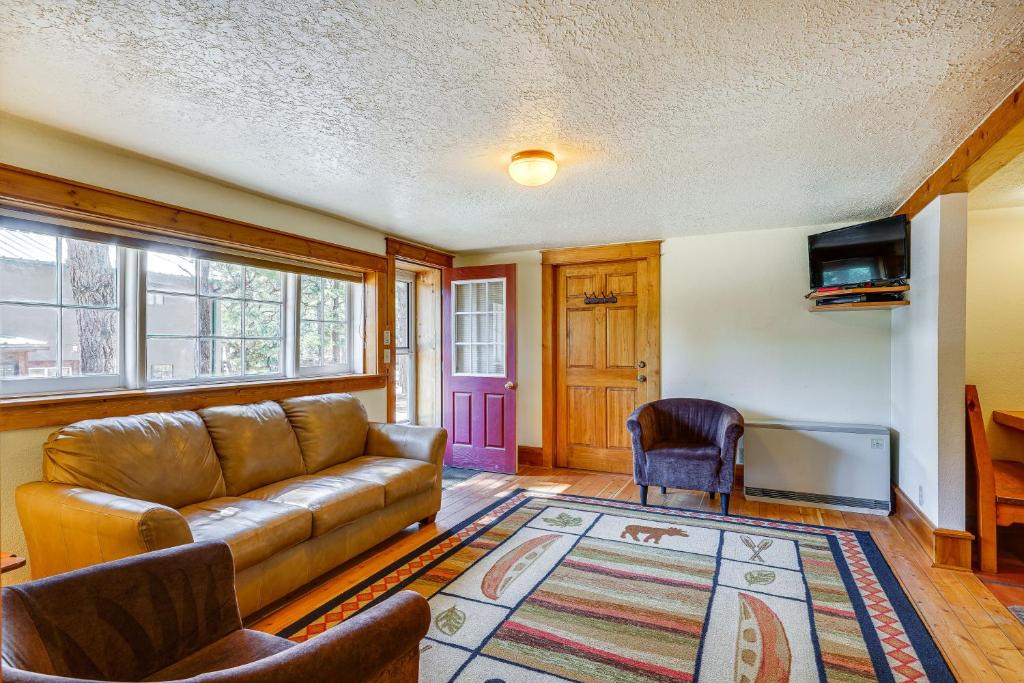 Weston House | Secluded Stonewall Cabin w/Mountain View!