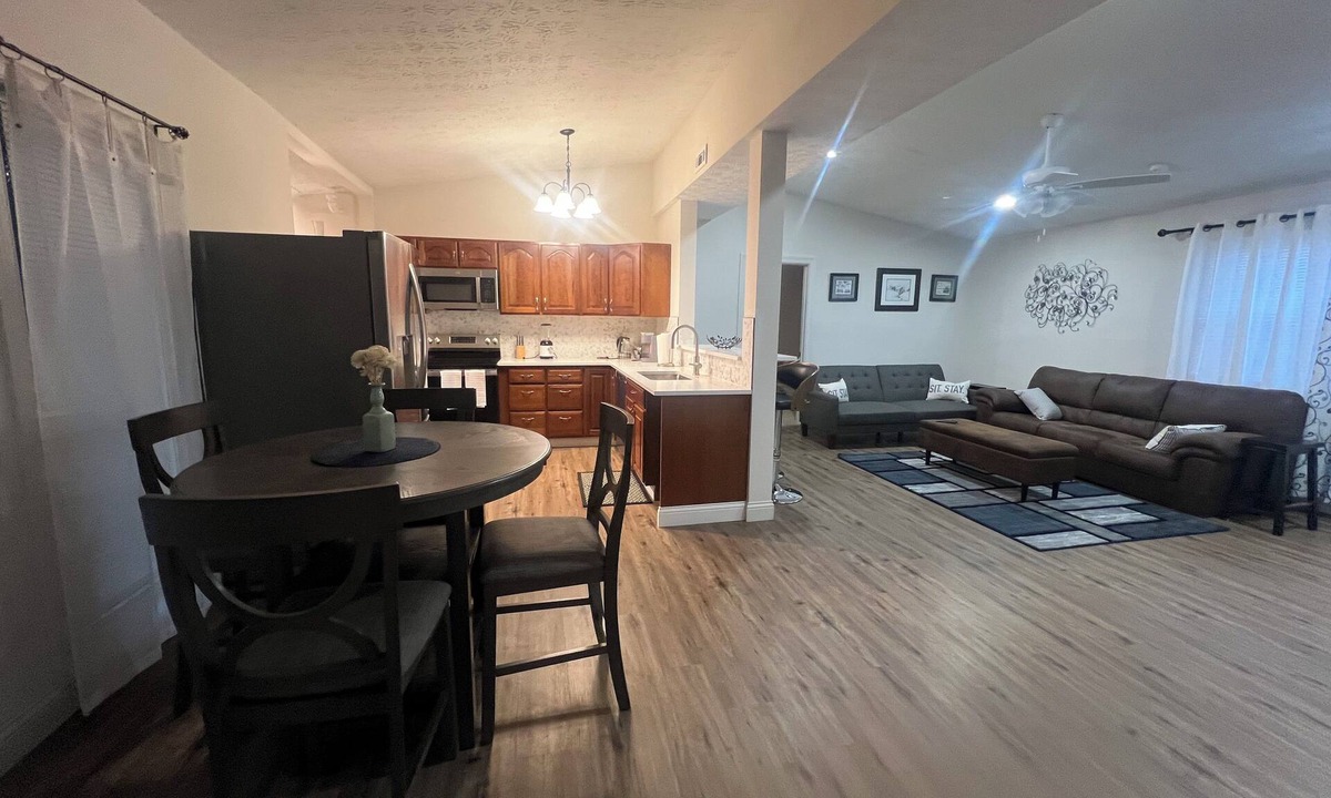 Columbus House | Serene 4-bedroom house with AC in lovely Columbus