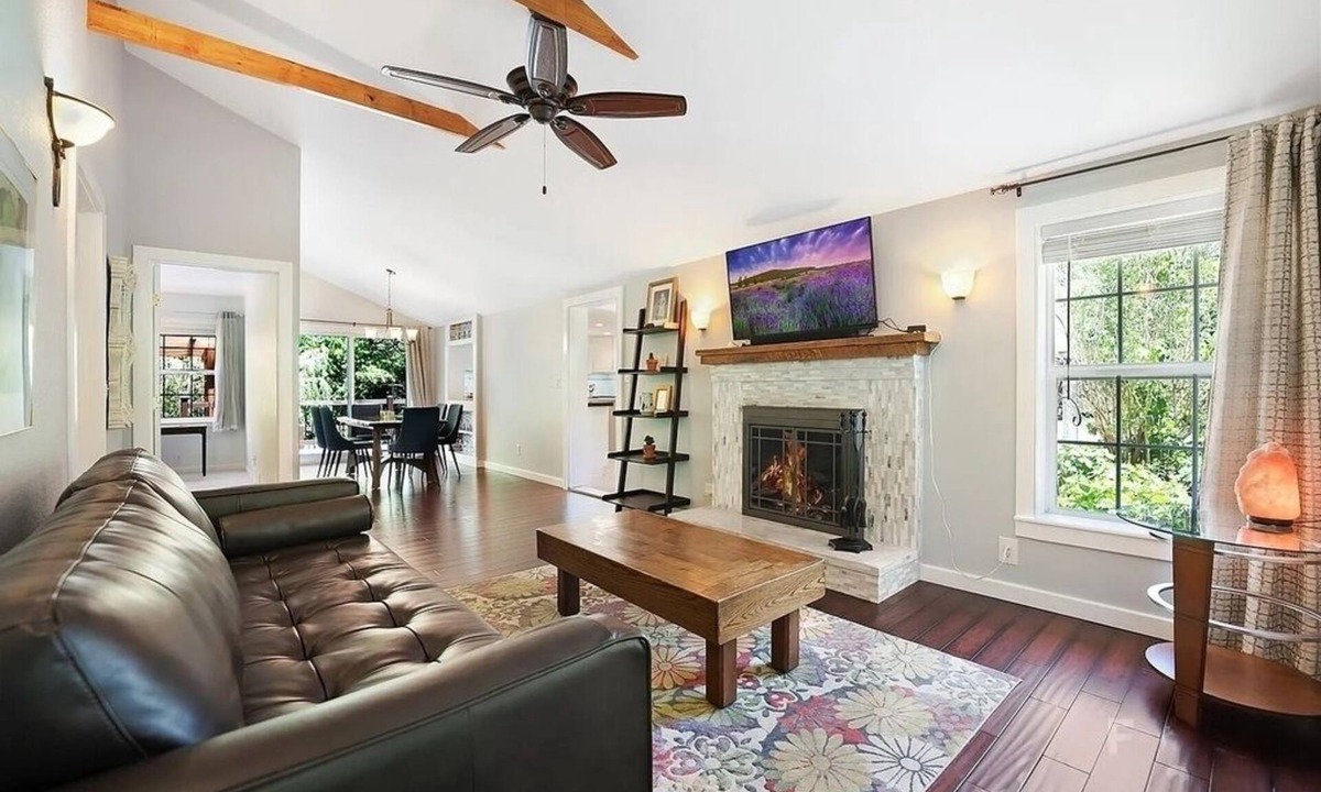 Barnardsville House | Serene Mountain Getaway w/Hot Tub,Pool:25 min to Asheville