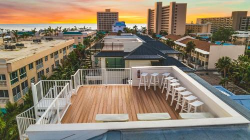 Siesta Key House | Serving Sunset