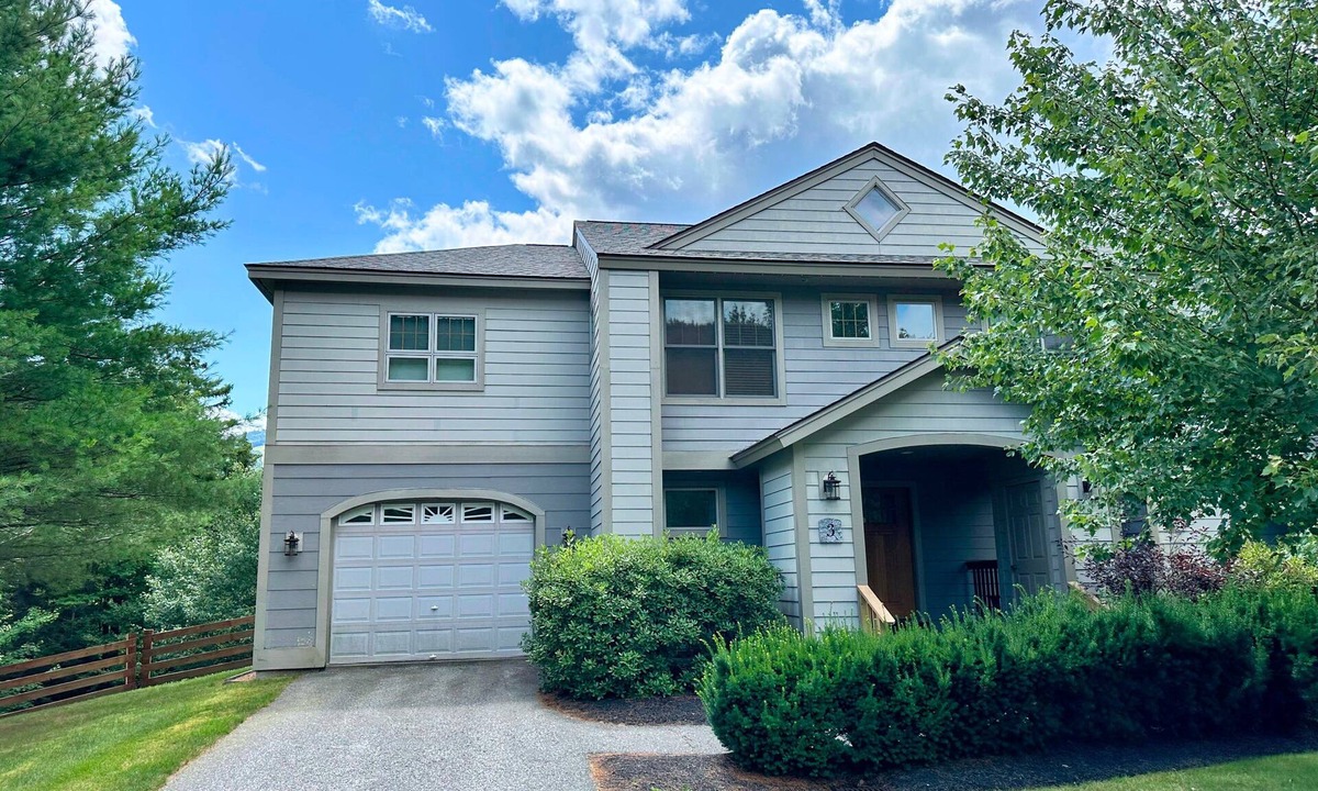 Carroll Condo | SH3 Luxurious Stonehill Townhouse in Bretton Woods with Magnificent Views, Dog Friendly!