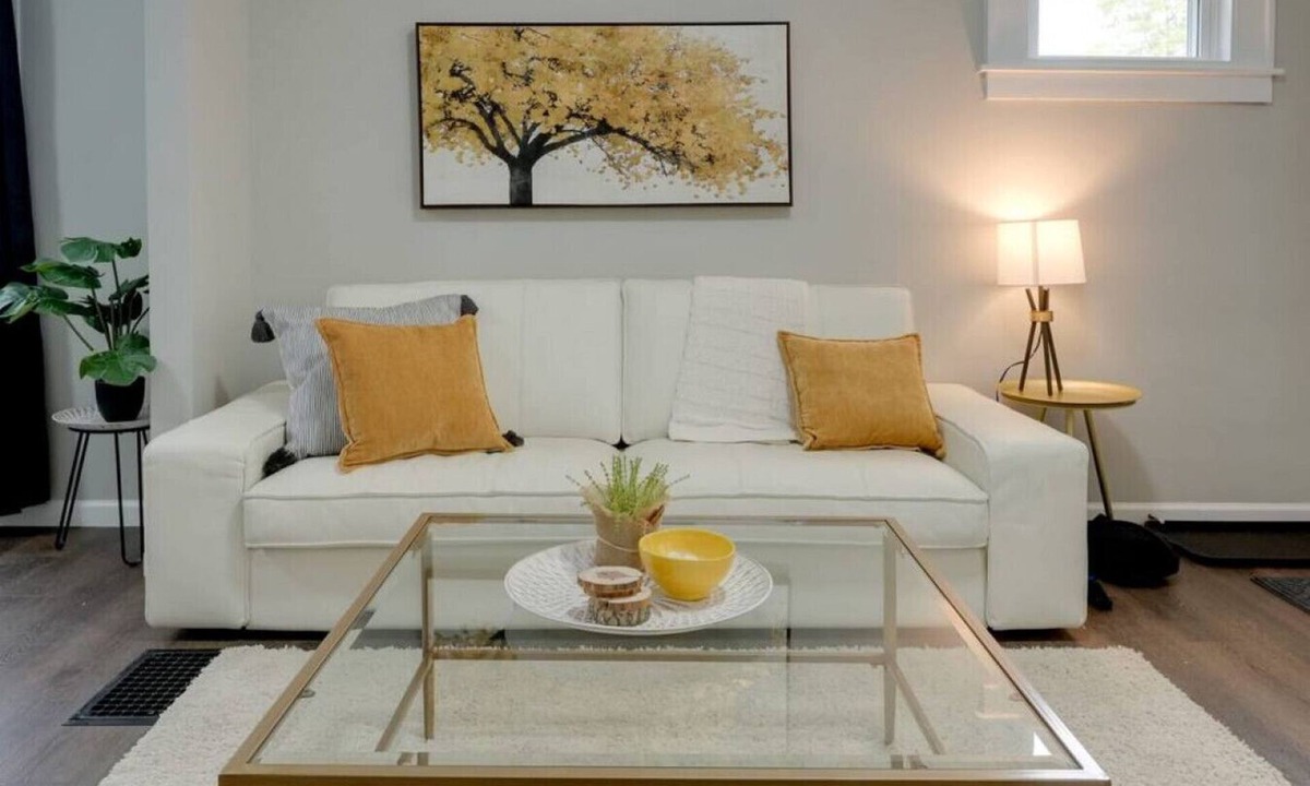 Columbus Villa | Sheldon Gold - Chic 3BR, Fenced Yard