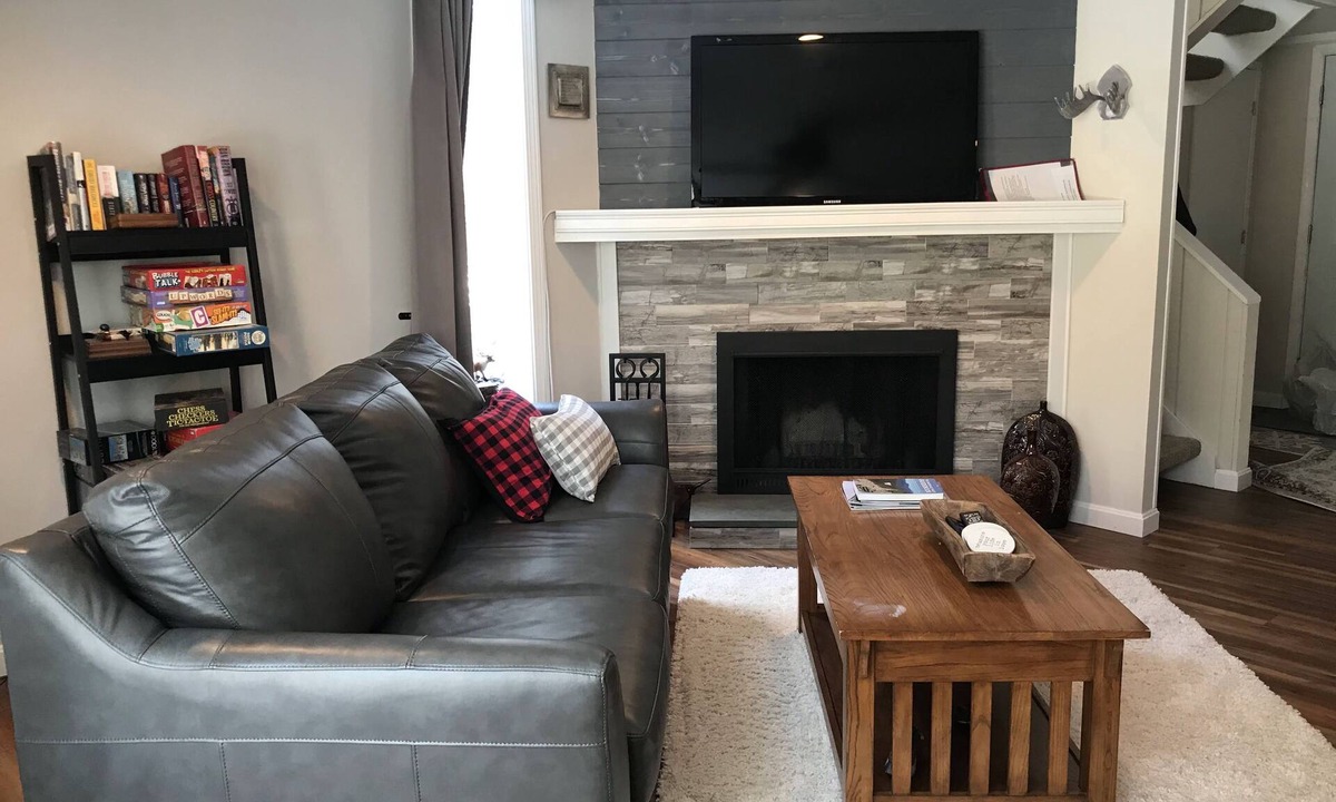 Thornton Condo | Ski & hike White Mt Natl Forest! Minutes from Waterville Valley, Loon & more