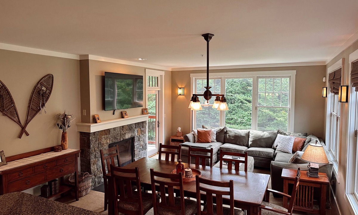 Lincoln House | Ski In-Out Luxury Loon Townhouse, Pool & Spa Access, Sleeps 12, 2 levels!
