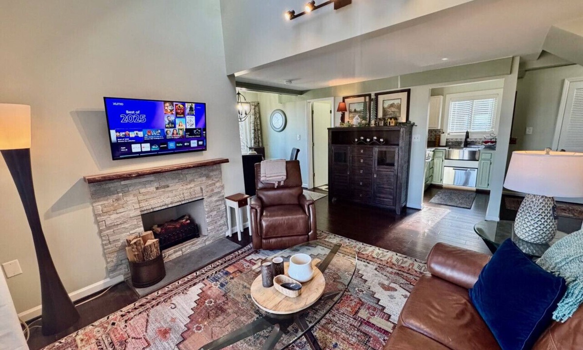 Sugar Mountain Apartment | Ski In/Out Suite with a Loft, Pool, Gym