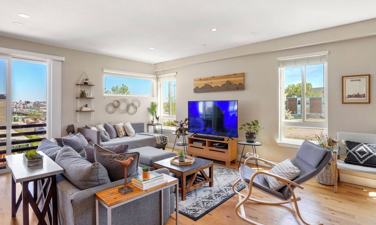 West Colfax House | Slofax House - Modern 2 Bedroom Home with Rooftop Hot Tub in Sloans Lake Denver
