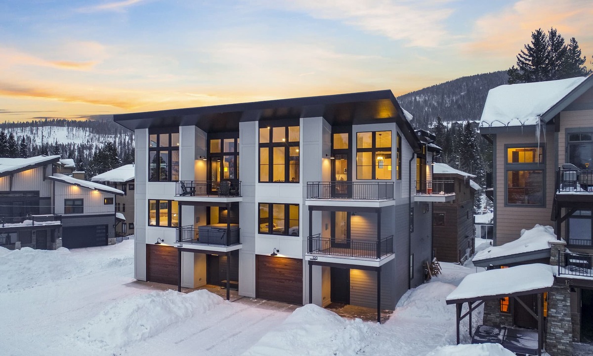 Old Town House | Slopeside Townhome at Winter Park Resort