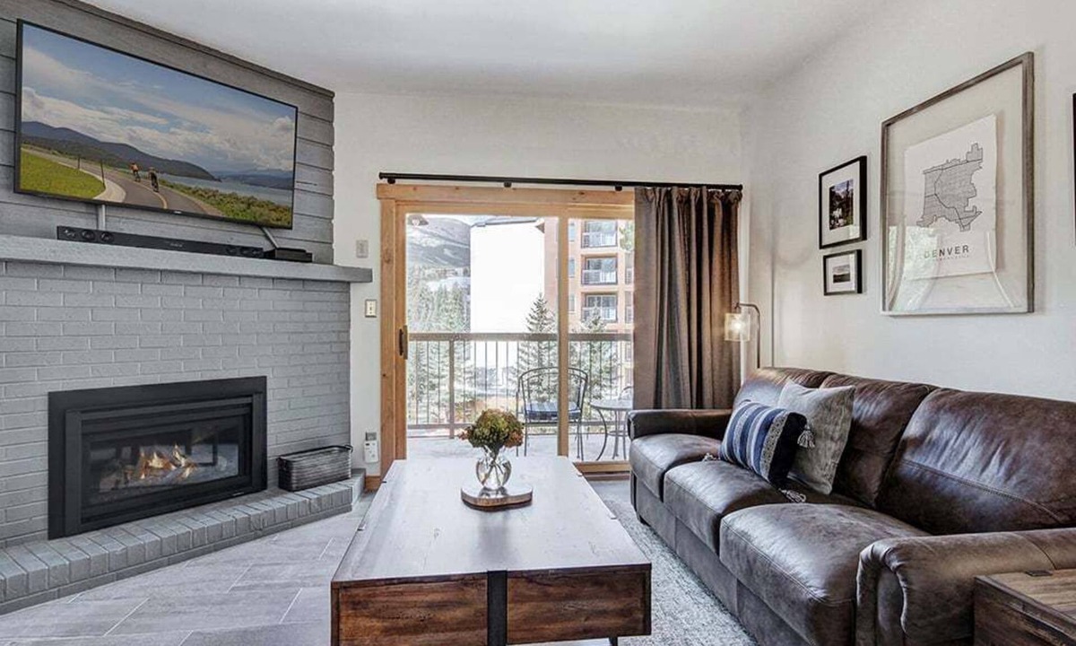 Peak 9 Condo | Spacious 2-bed, 2-bath Mountainwood 301 condo in Breckenridge, sleeps 8 guests!
