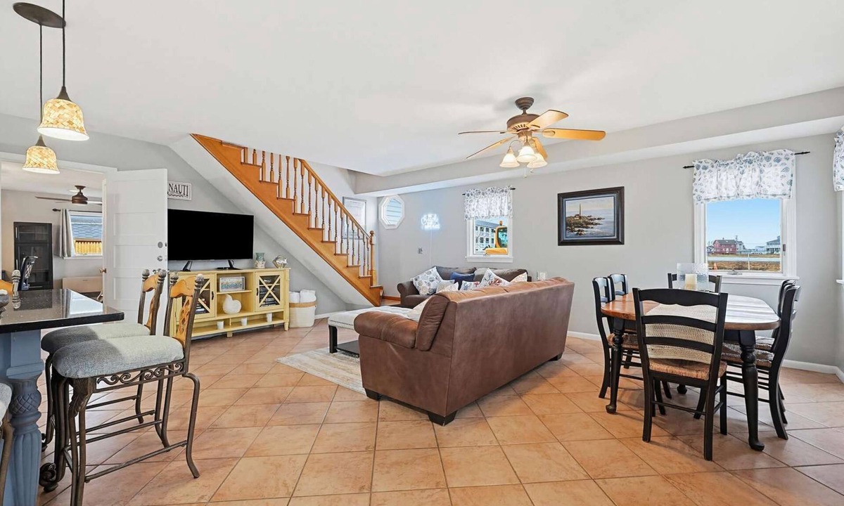Hampton House | Spacious 5-bedroom WAVES OF HAMPTON I & II Combined