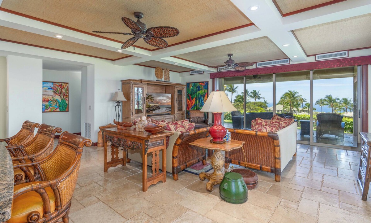 Kamuela Condo | Spacious Condo with Backyard and Ocean views | Mauna Kea Resort