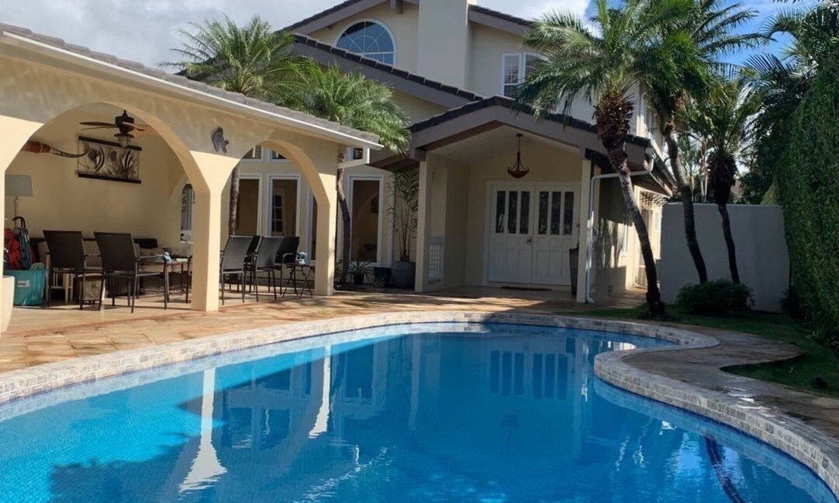 Kahala House | Spacious Home In Kahala That's Centrally Located w/AC, Pool, Lanai 5Broom/4Bath