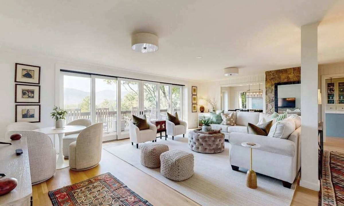 Black Mountain House | Spacious mountain view lodge with firepit, game room and incredible views