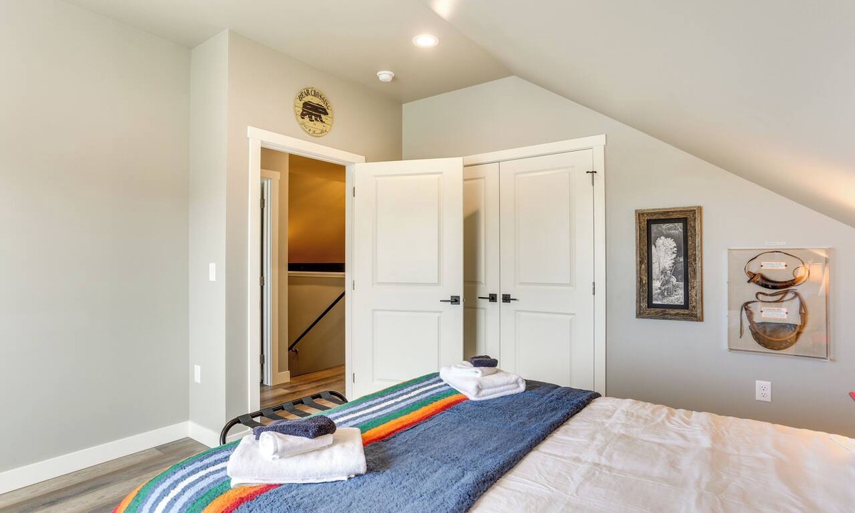 Spearfish Cottage | Spacious, Rustic Spearfish Home: Walk to Downtown!