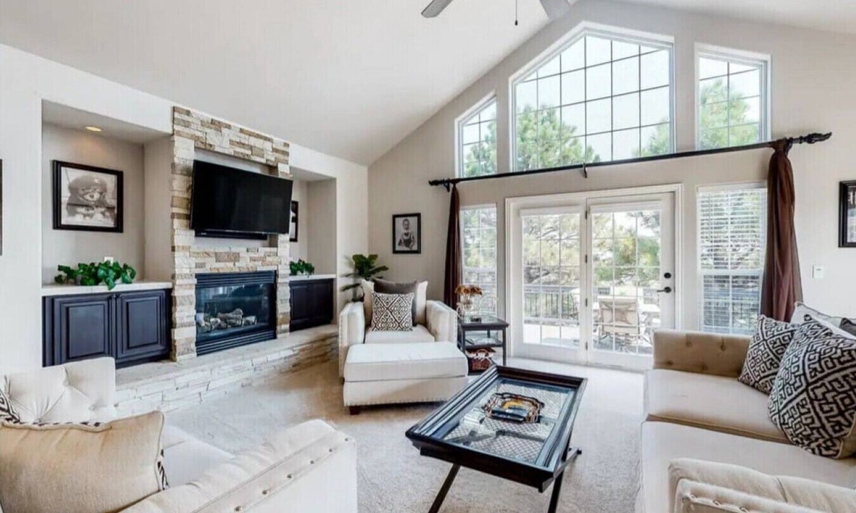 Monument House | Spectacular Luxury Hacienda with Mountain Views!