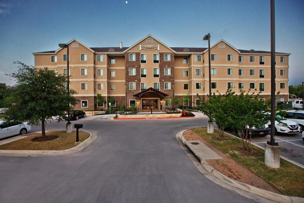 Sweetbriar Hotel | Staybridge Suites Austin South Interstate Hwy 35 by IHG