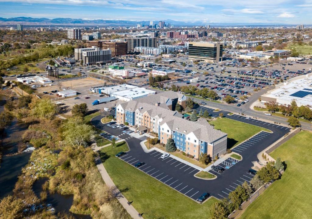 Glendale Hotel | Staybridge Suites Denver - Cherry Creek by IHG