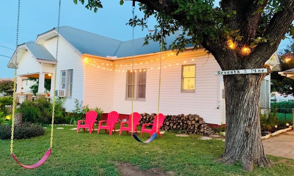 Georgetown House | Steps to Square & Southwestern - 3rd Gen Fam-Owned!