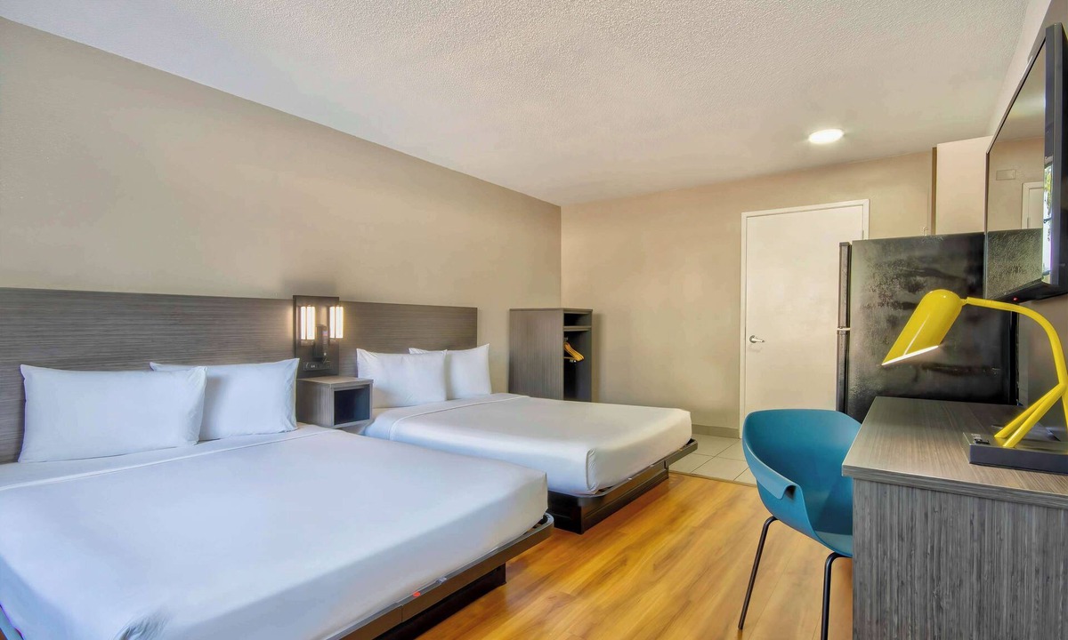 St. Johns Hotel | Studio 6 Extended Stay - Austin, TX - Midtown
