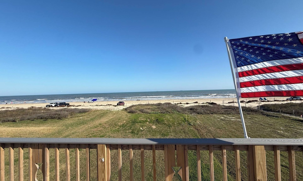 Surfside Beach House | Stunning Beach Front 4 Bedroom Beach House on Beautiful Surfside Beach