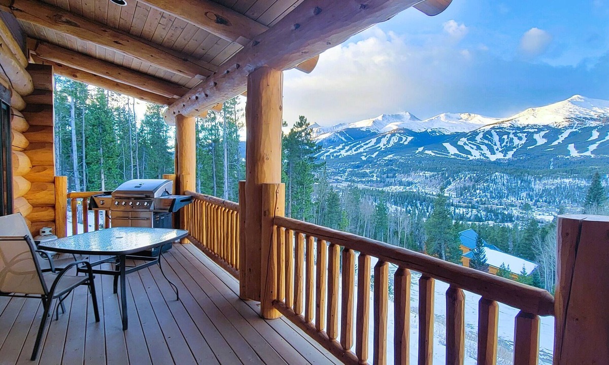 Forest Hills House | Stunning Views, Hot Tub, Sauna, Quiet, Yet Only1mile from Gondola and Main St