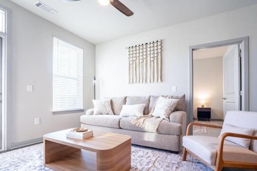 Matthews Apartment | Stylish, Comfortable 2BD Abode near DT Matthews