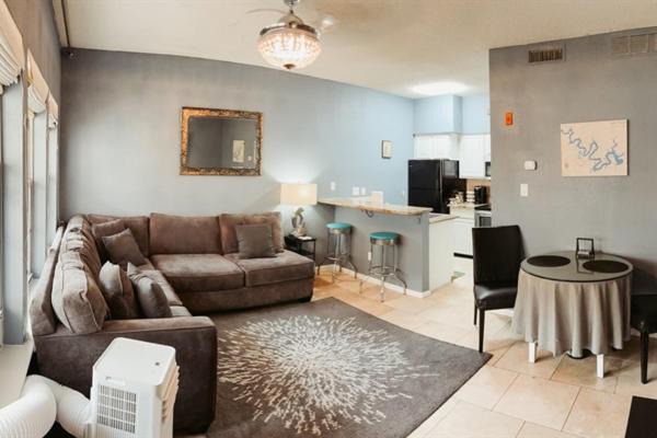 Highland Lake Estates Apartment | Stylish Island Villa on Lake Travis