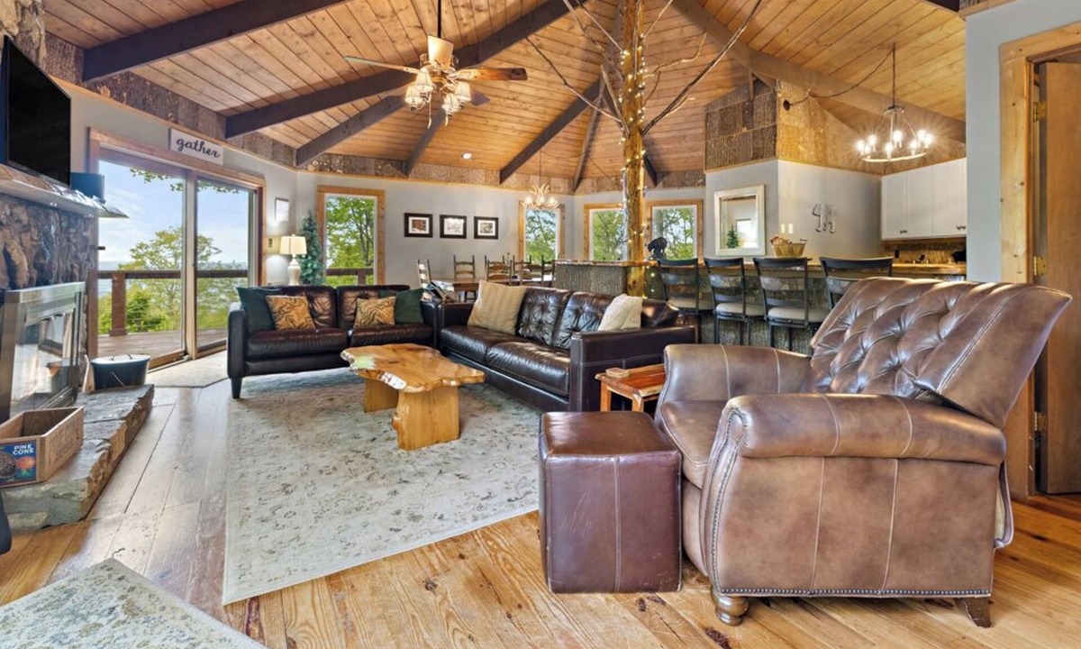 Beech Mountain House | Summer @ Beech w/Views, A/C, Dogs, Hiking/Biking, Hot Tub