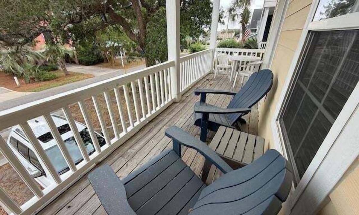 Surfside Beach House | Summer's Den 5 Bedroom Home by RedAwning