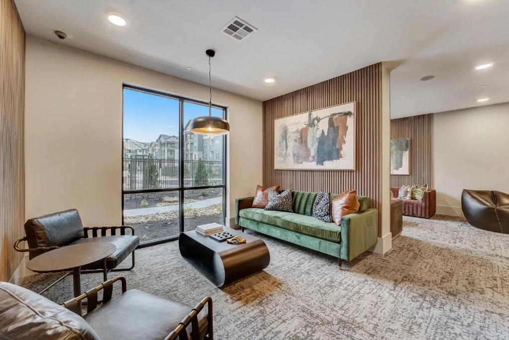 Crestline Heights Apartment | SUMMIT PROPERTY