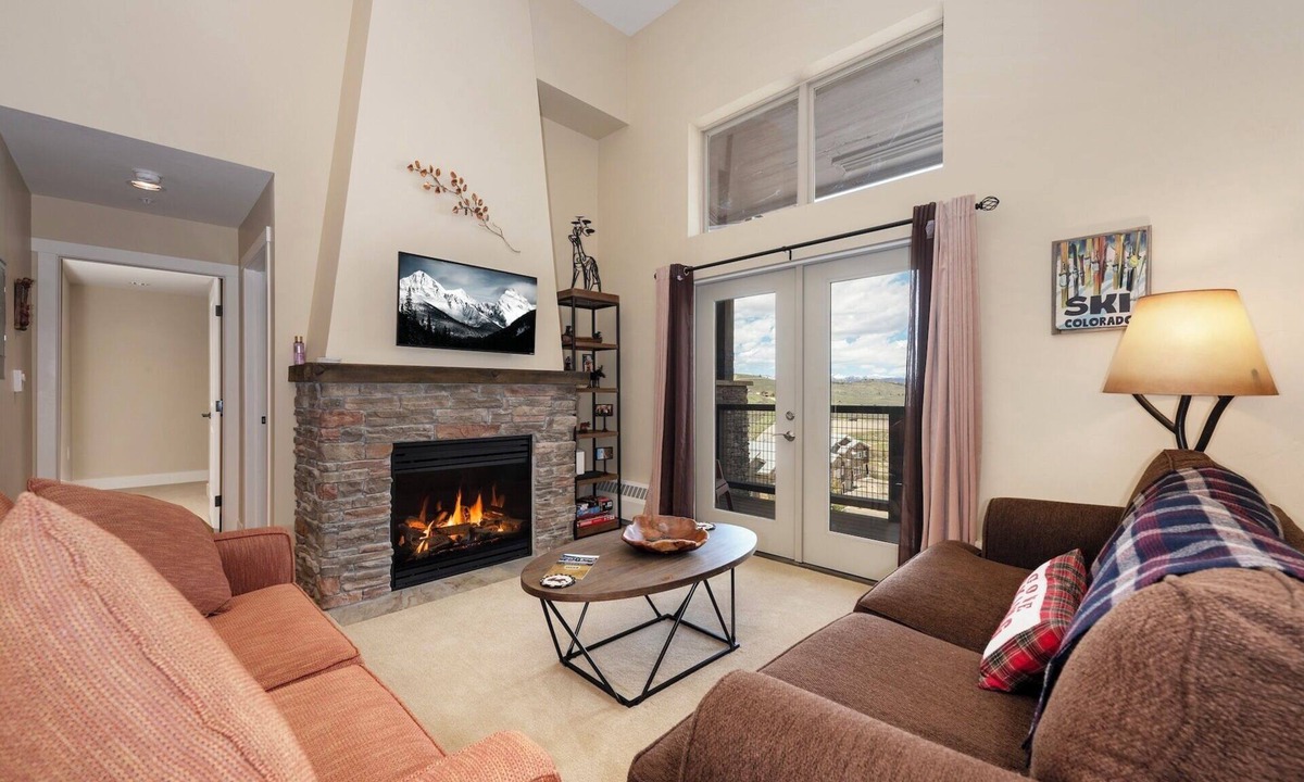 Silvercreek Condo | Summit Retreat: Cozy, Luxurious Ski In/Out + Fantastic Views at Granby Ranch
