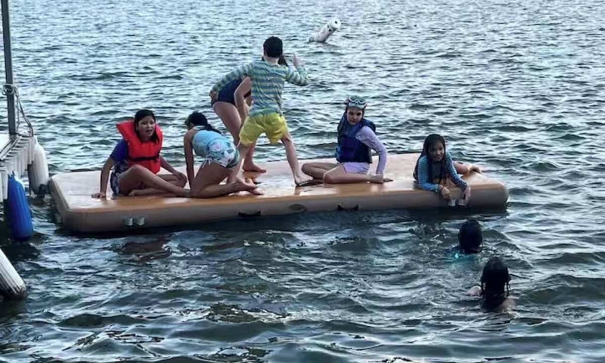 Kingsland Cabin | Sunfish Studio 4: Retreat at Kingsland with Pool!