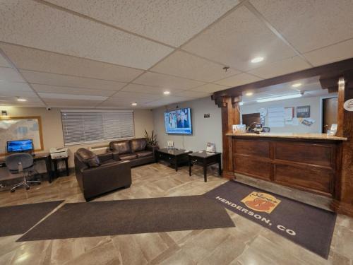 Dupont Hotel | Super 8 by Wyndham Henderson North East Denver