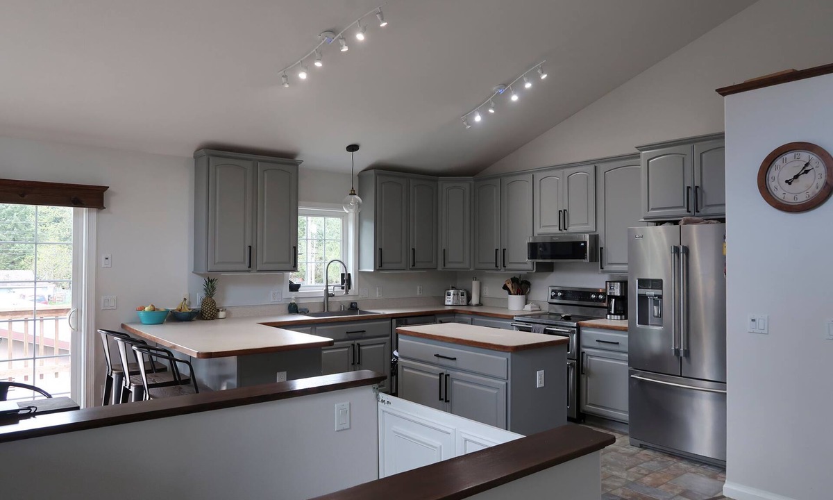 Mendenhaven House | Superb 3-bedroom townhome in Juneau