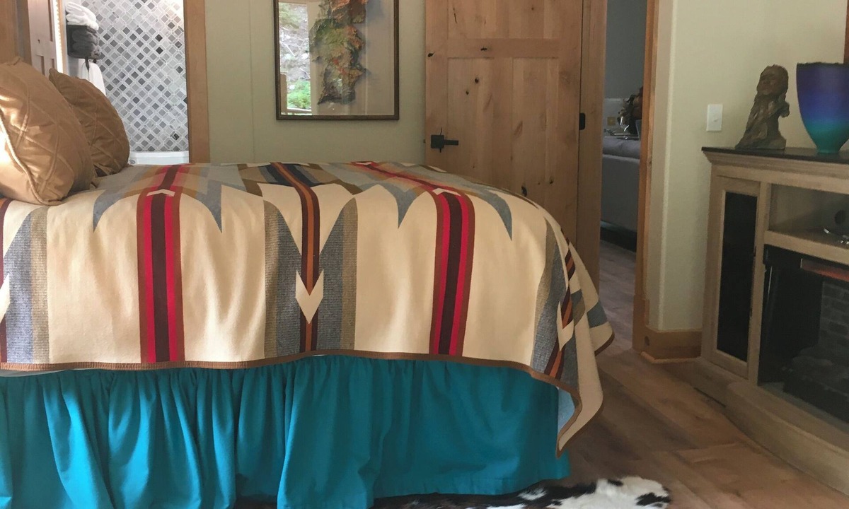 Knik River House | Surrounded by State Forest land, near Knik River Tailrace fishing, luxury detail