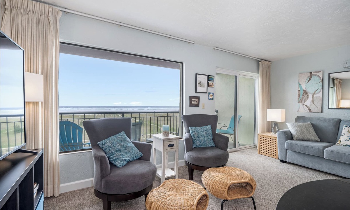 Seaside Condo | Sweeping oceanfront views from this one bedroom condo right on the prom!