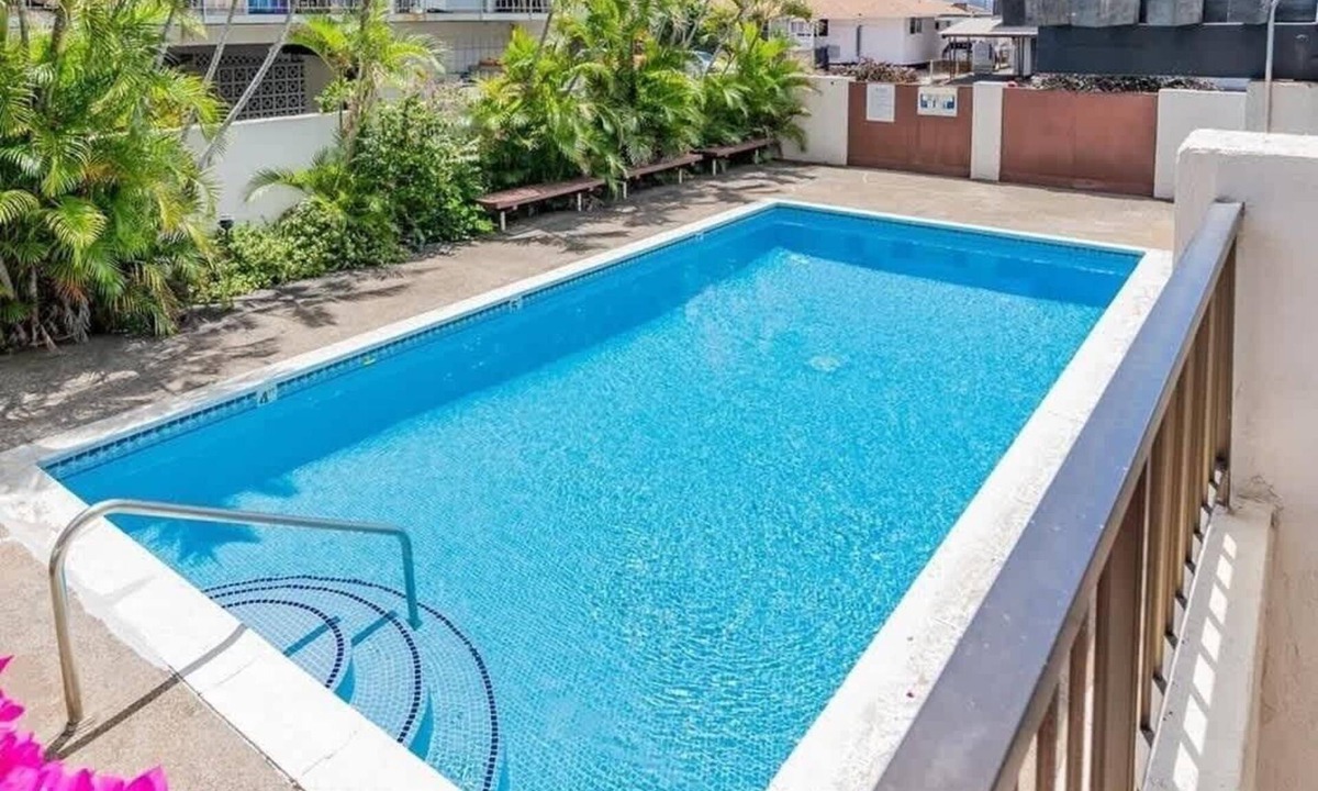 Ala Moana Condo | Sweet & Cozy in Honolulu Free WIFI & AC