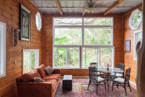 Puna Palisades House | Sweet Spot Stay -Grotto Cottage Under Giant Trees
